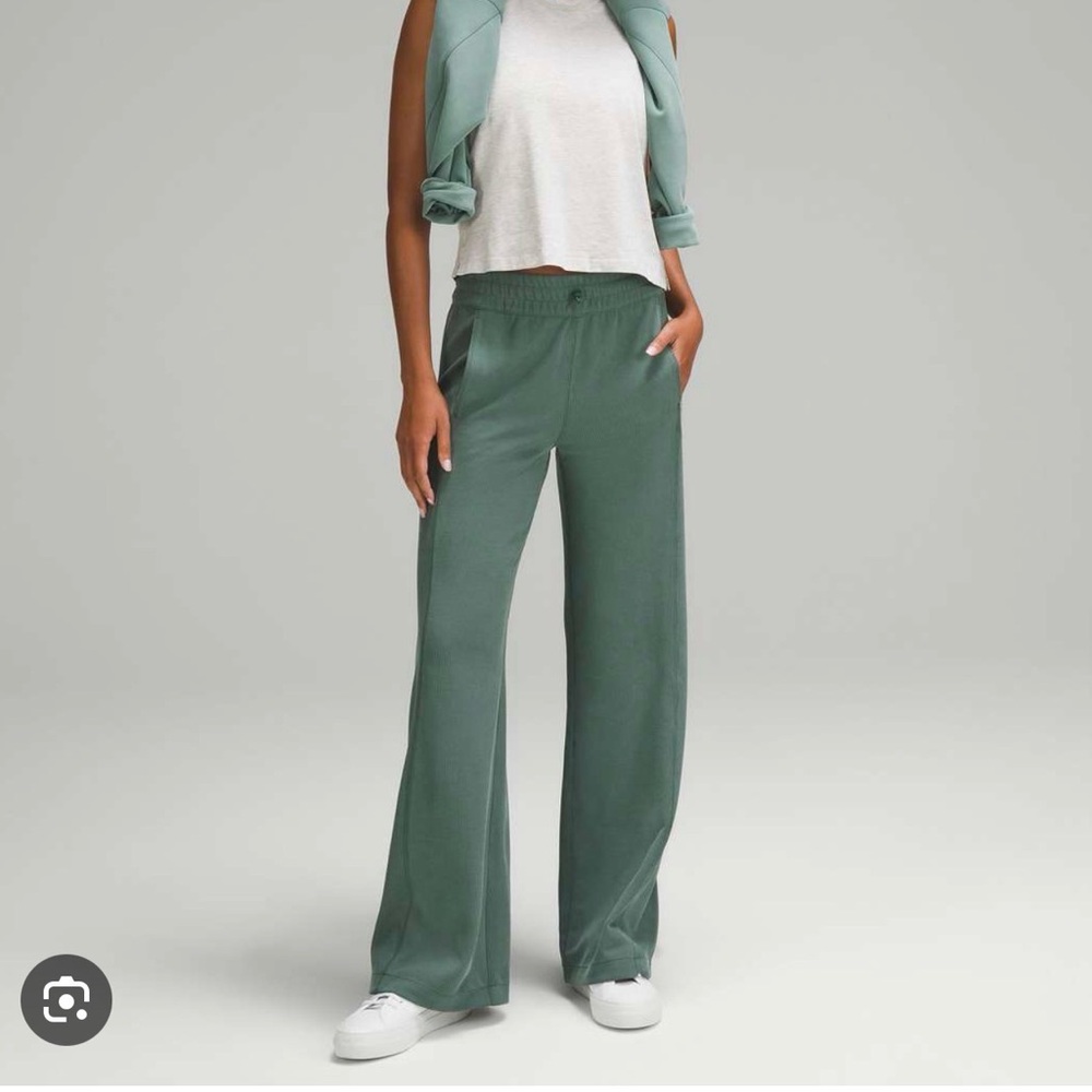 Lululemon ribbed Softstreme pant
